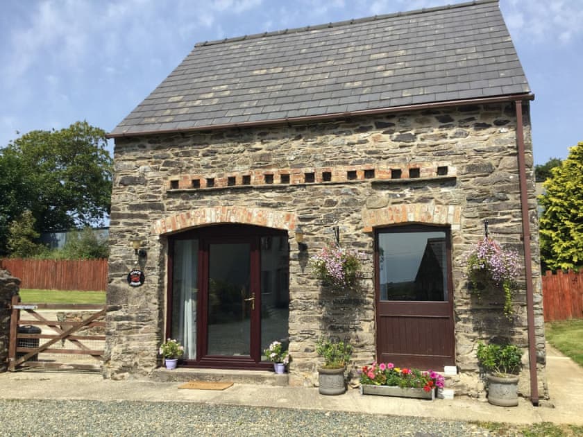 Outstanding stone-built holiday home | The Old Coach House - Hayscastle Cottages, Hayscastle