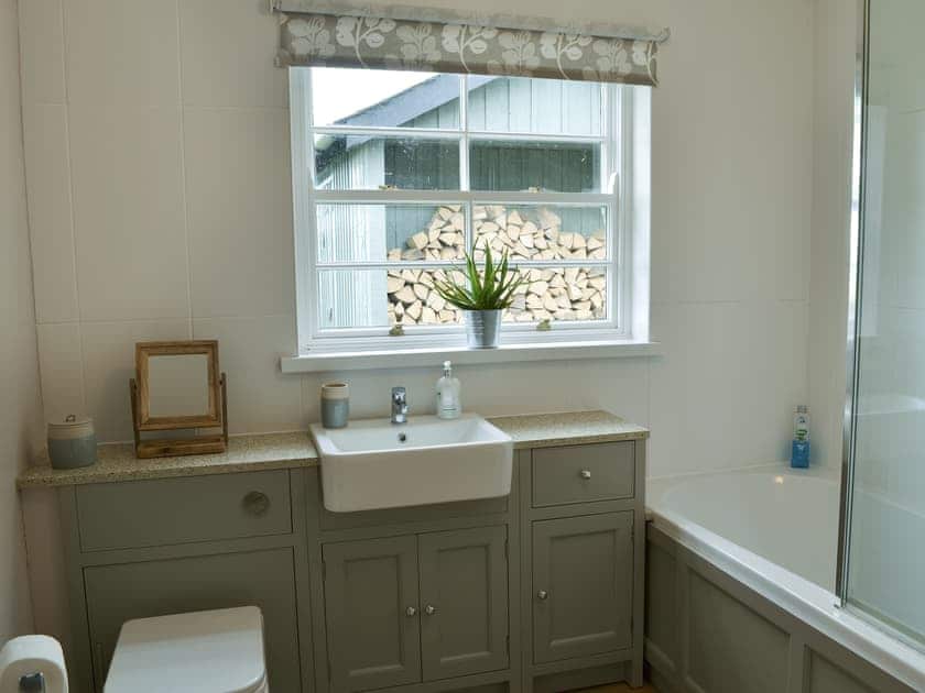 Bathroom with shower over bath | Havannah Cottage, Alnham, near Rothbury