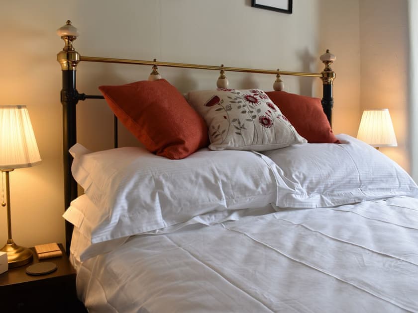 Double bedroom | Finkle Cottage, Pooley Bridge