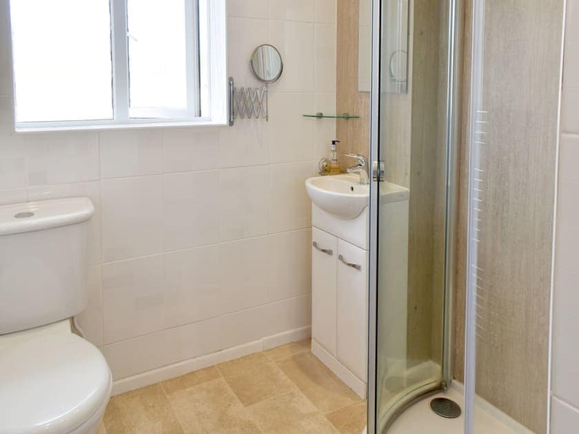 Family shower room | Britannia Way, Westward Ho!