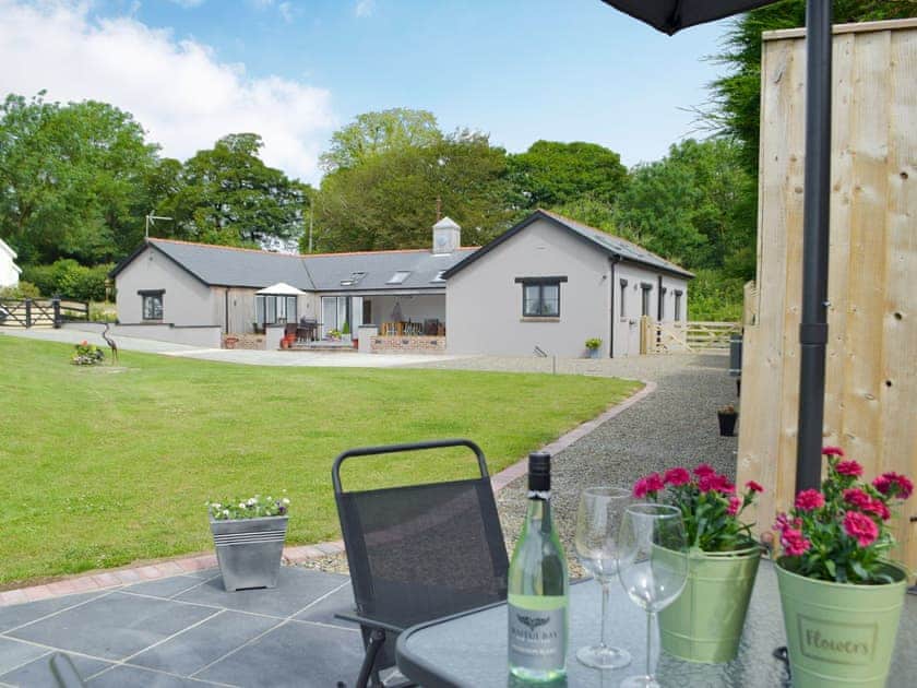 Wonderful holiday home in charmig grounds | Manor Lodge Stables, Wiston, near Haverfordwest