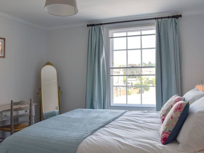 Comfy double bedroom with en-suite | The Town House, Wimborne
