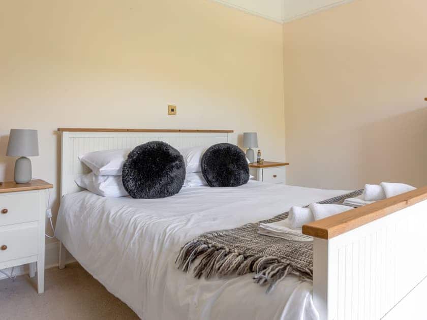 Comfy double bedroom | Higher Venice, Dartmouth
