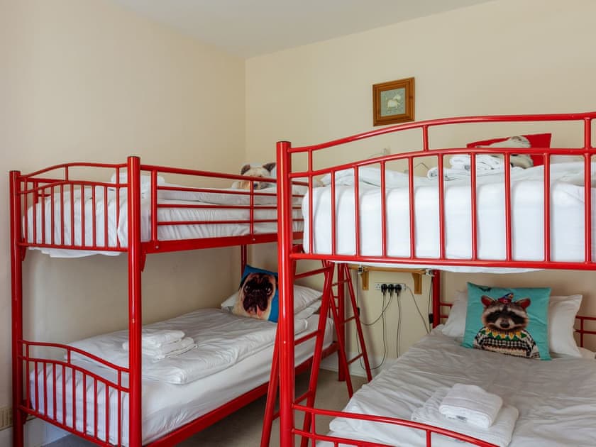 Bunk bedroom | Higher Venice, Dartmouth