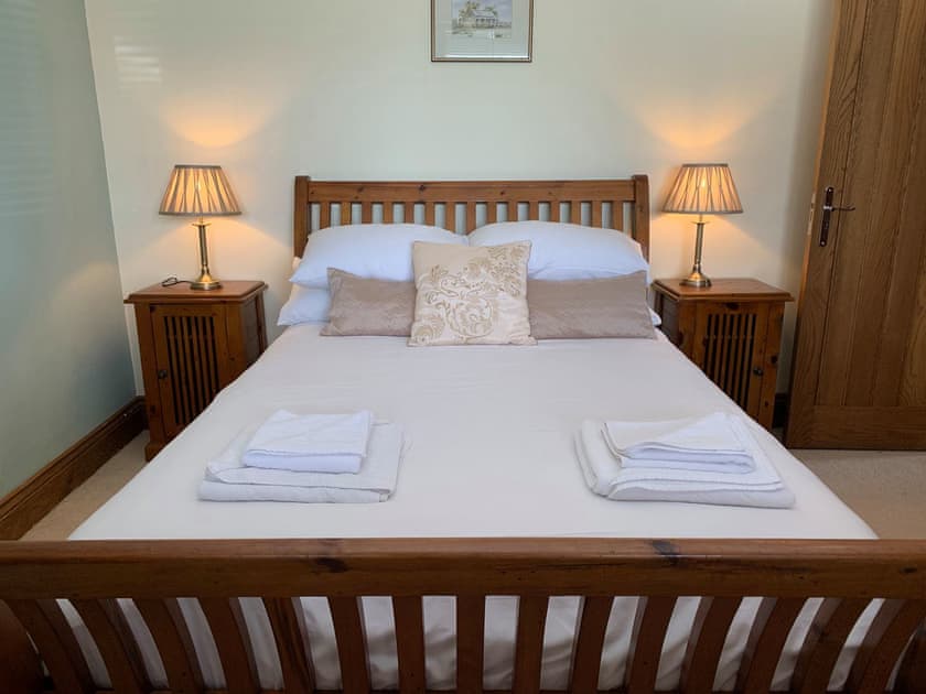 Spacious bedroom with kingsize bed | Meadow View, Stainton with Adgarley, near Dalton-in-Funess