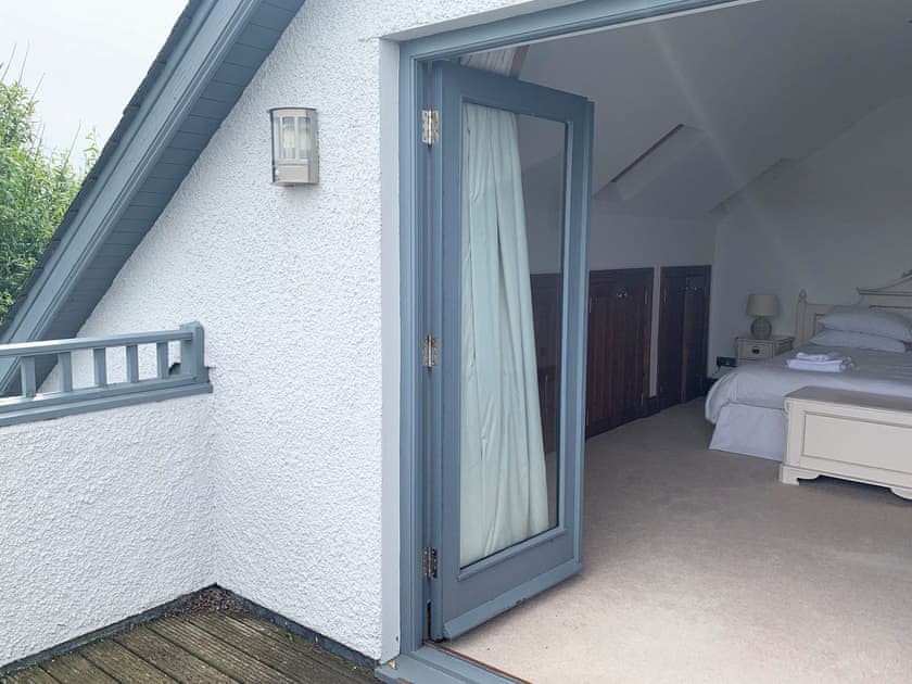 Spacious bedroom with kingsize bed | Meadow View, Stainton with Adgarley, near Dalton-in-Funess