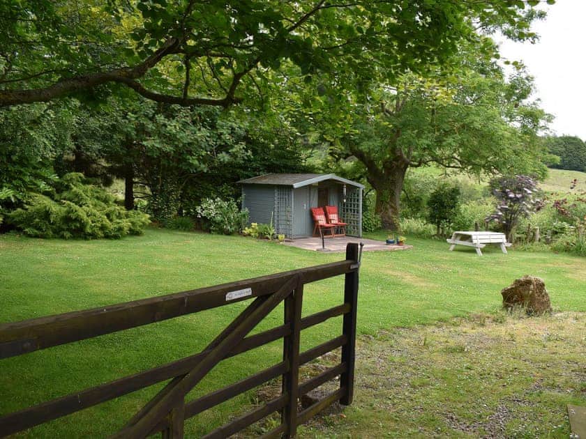 Lawned garden | Crossbill Cottage, Chopgate near Stokesley