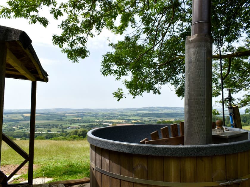 Relaxing wood-fired hot tub  | Jacob Hut - Tilbury Farm, West Bagborough, near Taunton