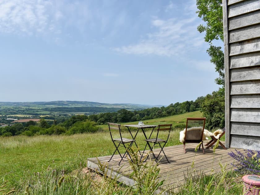 Large garden with sitting-out area, garden furniture and BBQ | Jacob Hut - Tilbury Farm, West Bagborough, near Taunton