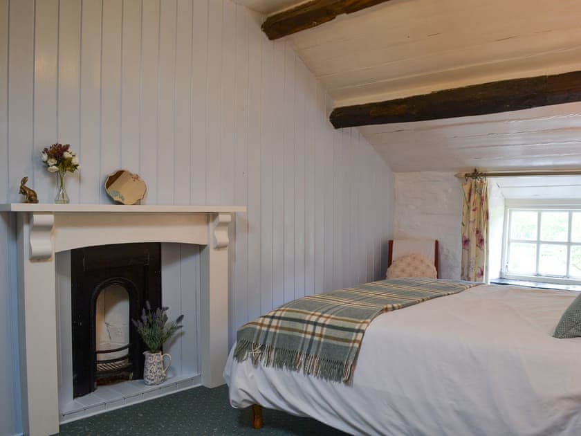Double bedroom | Ceunant, Dinas Mawddwy, near Dolgellau