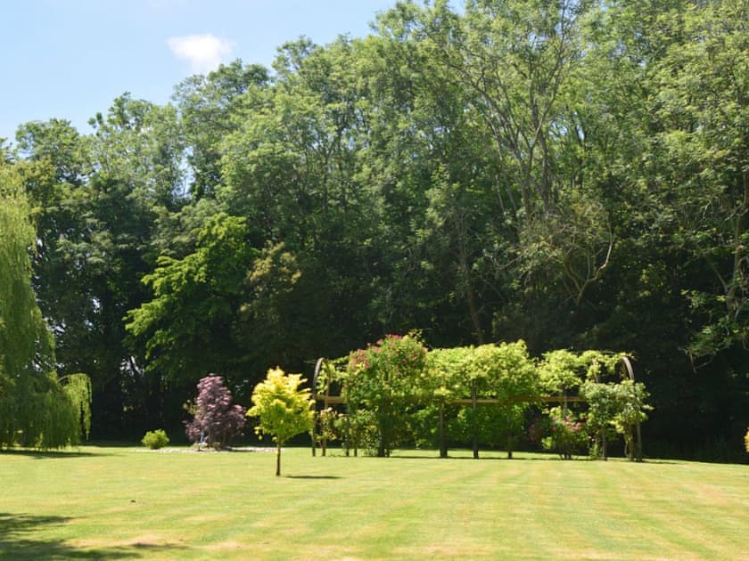 Garden and grounds | Twisly North Lodge, Catsfield, near Battle