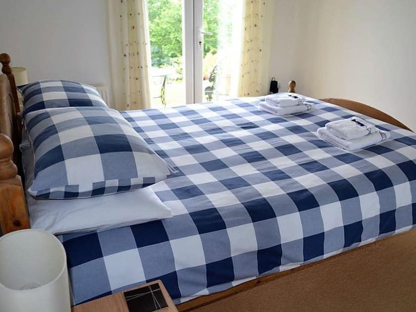 Double bedroom | Meadowside Apartment, Fowey