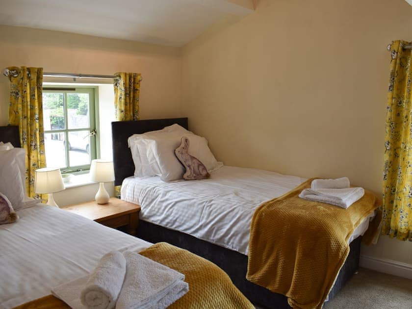 Twin bedroom | Ellerton House, Richmond
