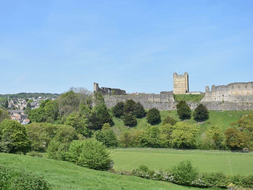 Surrounding area | Ellerton House, Richmond