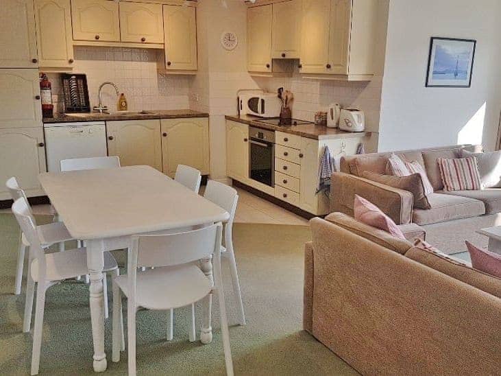 Pleasant open plan living space | Middle Deck, Fowey