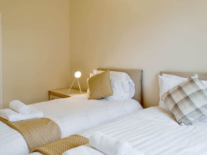 Good-sized twin bedroom | The Arches, Scarborough