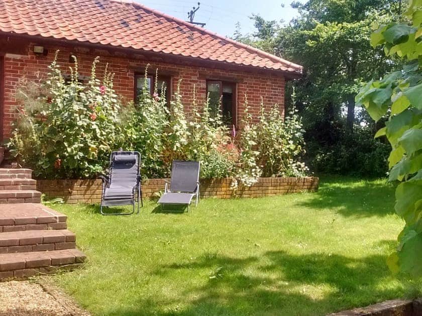Beautiful flowering boarders | Elmtree Barn, Skeyton, near North Walsham