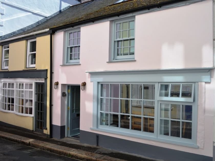 A welcoming 3 bedroomed water fronting property | Polbathic, Fowey