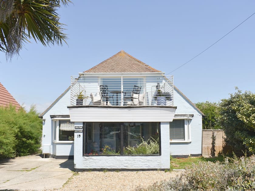 Dolphin Cottage Ref Uk12343 In East Wittering Sussex Cottages Com