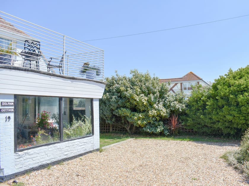 Dolphin Cottage Ref Uk12343 In East Wittering Sussex Cottages Com