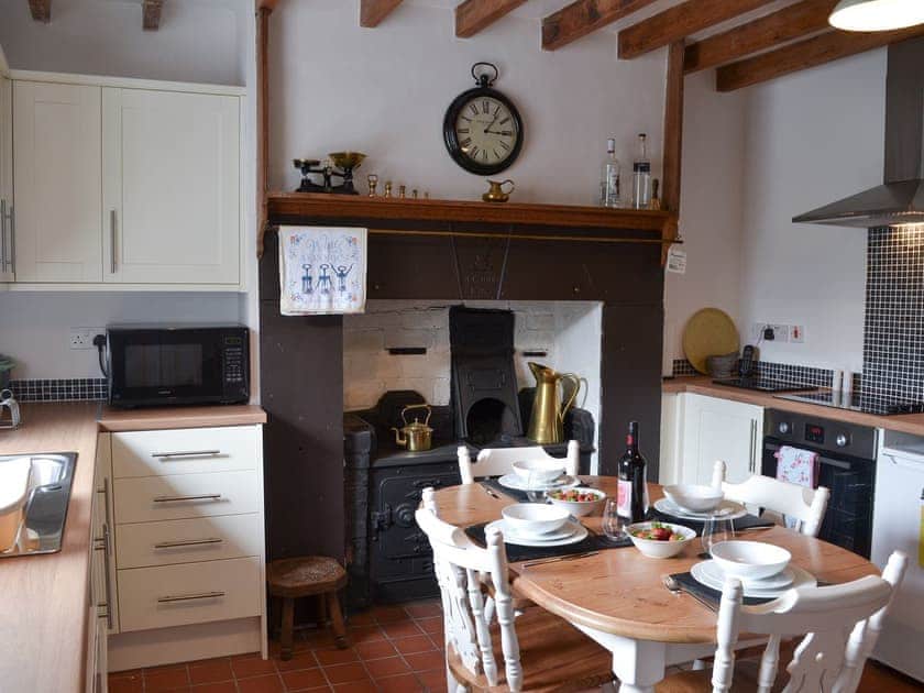 Kitchen / diner | Bwthyn Pabi, Penmachno, near Betws-Y-Coed