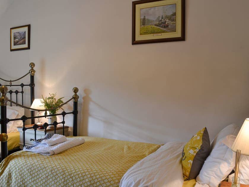 Twin bedroom | Bwthyn Pabi, Penmachno, near Betws-Y-Coed