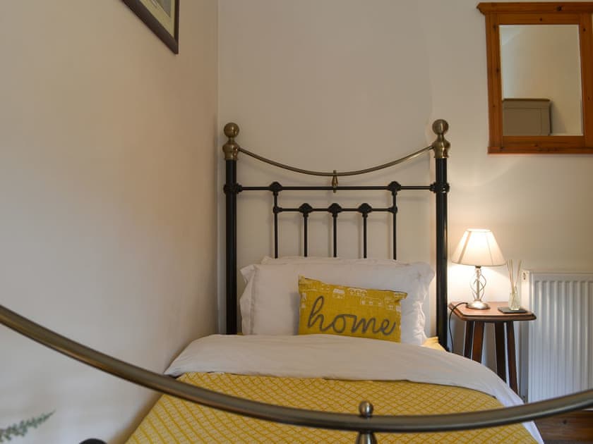 Twin bedroom | Bwthyn Pabi, Penmachno, near Betws-Y-Coed