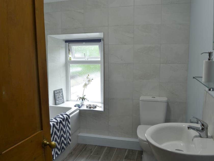 Bathroom | Bwthyn Pabi, Penmachno, near Betws-Y-Coed