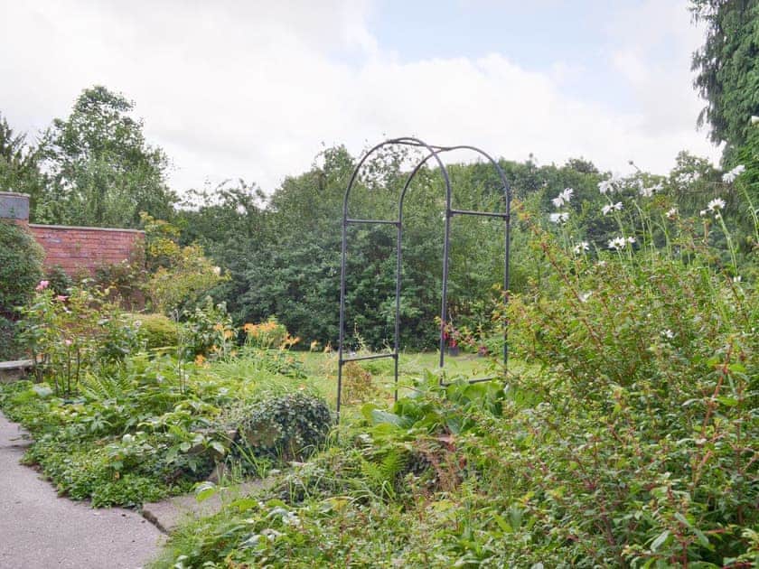 Well-maintained garden | The Mill Cottage, Heath, near Chesterfield