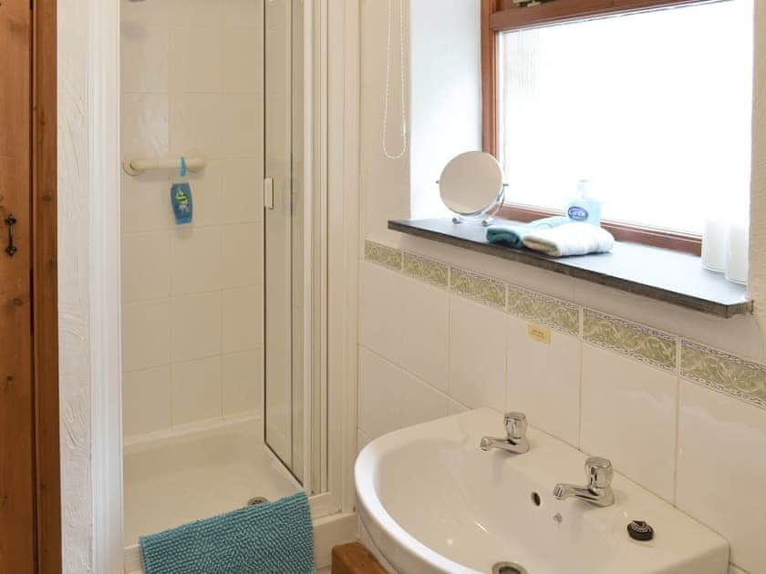 En-suite shower room | Ash Tree Cottage, Four Lanes, near Camborne