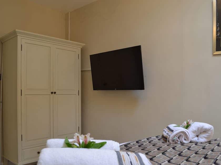 Double bedroom | Cross Cottage, Haworth, near Hebden Bridge