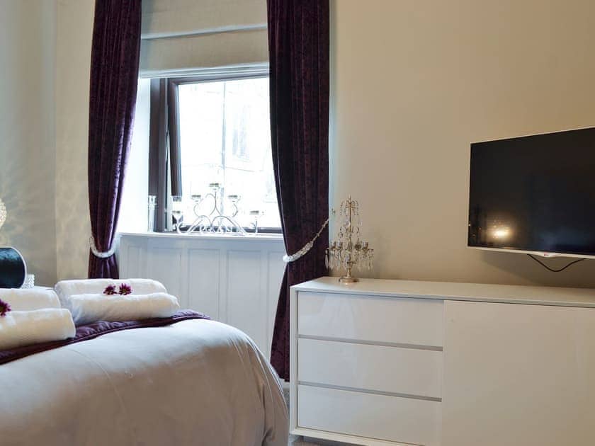 Double bedroom | Cross Cottage, Haworth, near Hebden Bridge