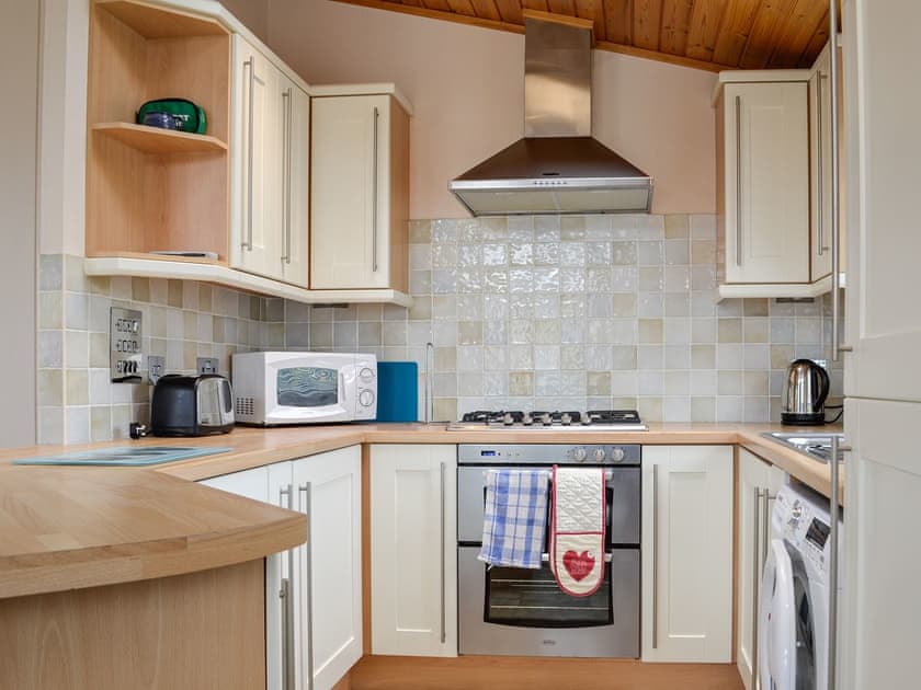 Kitchen | Kingfisher Lodge, Hopton-on-Sea, Great Yarmouth