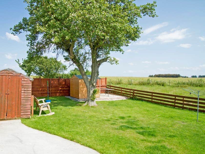 Beautiful garden with summerhouse | The Paddock, Portmahomack, near Tain