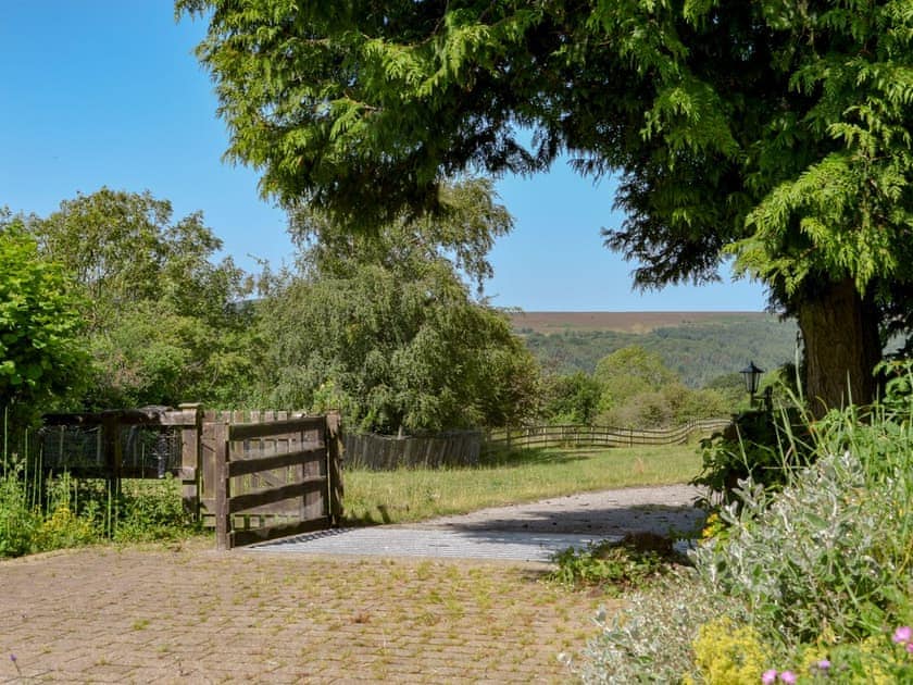 Driveway | Cherry Garth, Goathland