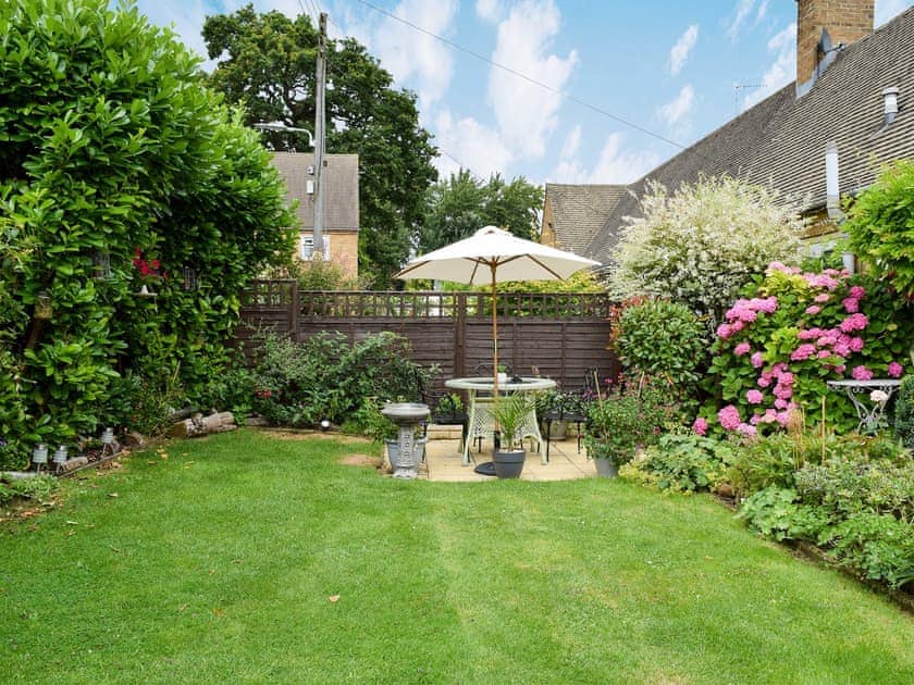 Pretty, enclosed garden  | Wren’s Nest, Moreton-in-Marsh