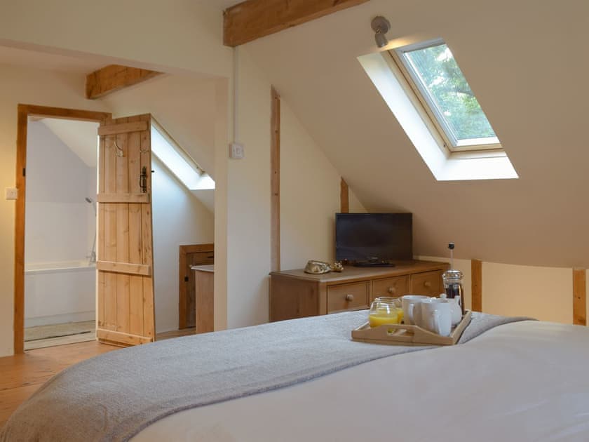 Comfortable double bedroom | Woodpecker Rest, Llechryd, near Cardigan