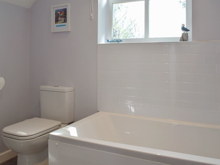 En-suite bathroom | Woodpecker Rest, Llechryd, near Cardigan