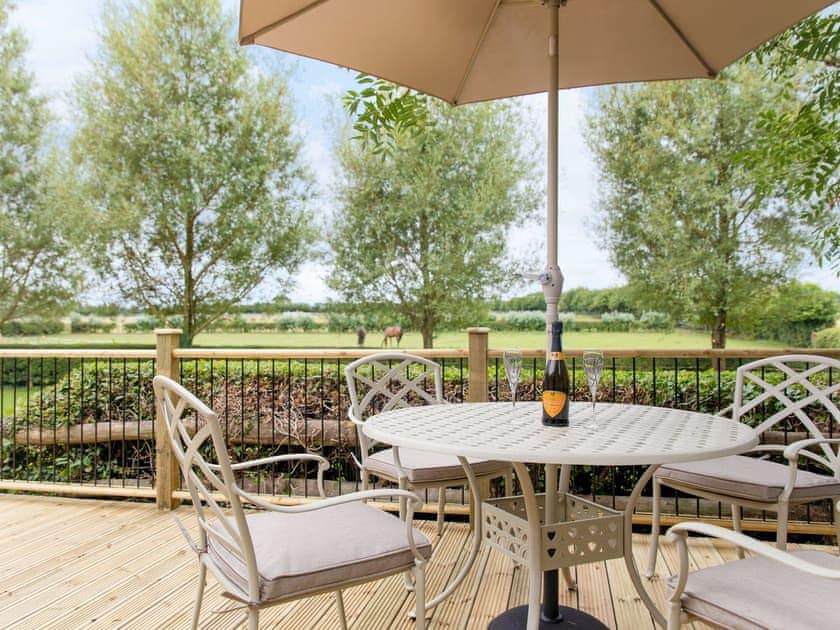 Decking | Luckington Stables 2 - Luckington Stables, Newbury, near Frome