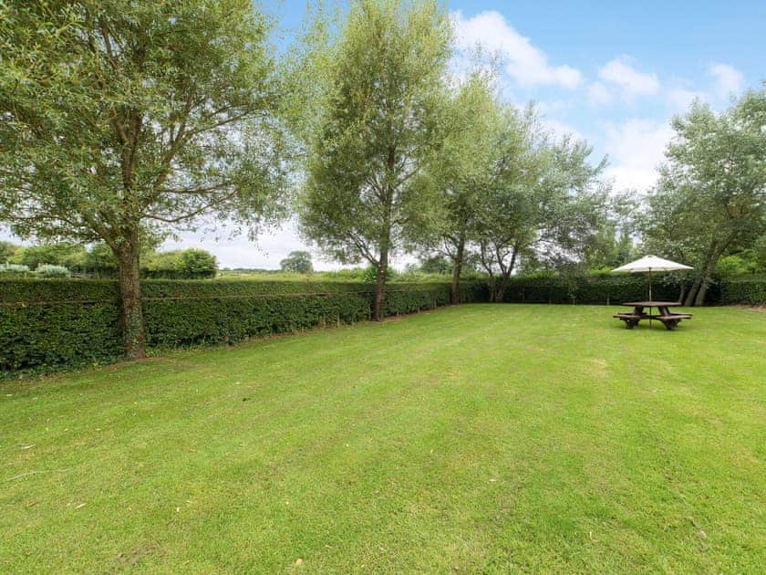 Large lawned garden | Luckington Stables 2 - Luckington Stables, Newbury, near Frome