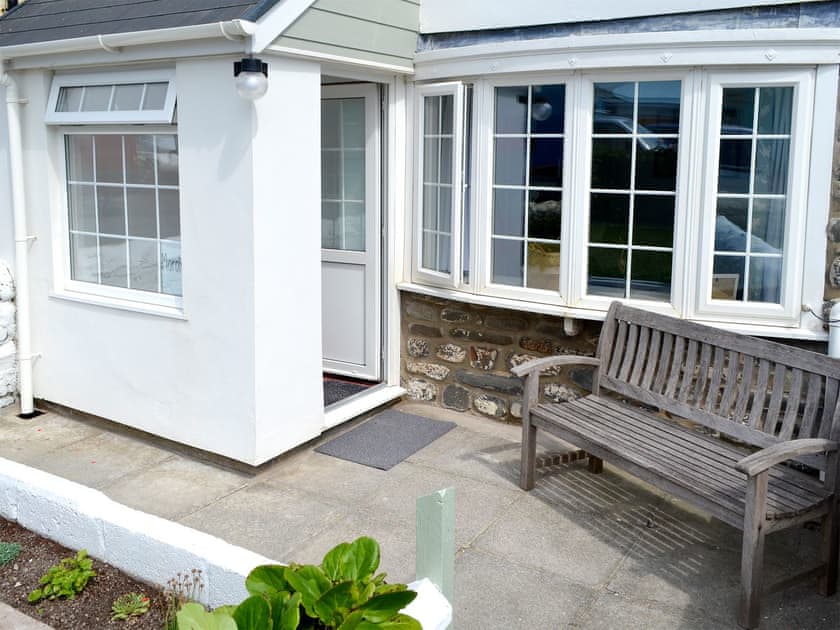 Sitting-out-area | Morolwg, Borth, near Aberystwyth