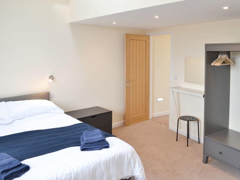 Double ebdded room with mezzanine | Scrumpy Barn - Hayes Farm Mews, Luton, near Newton Abbot