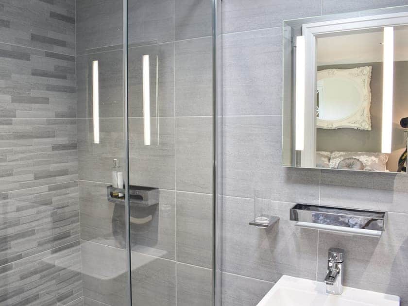 Shower room | Elleray Cottage, Windermere