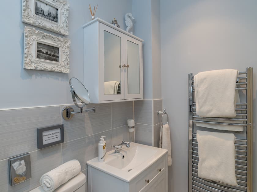 Shower room | Apartment 7, Barrington Road, Torquay 