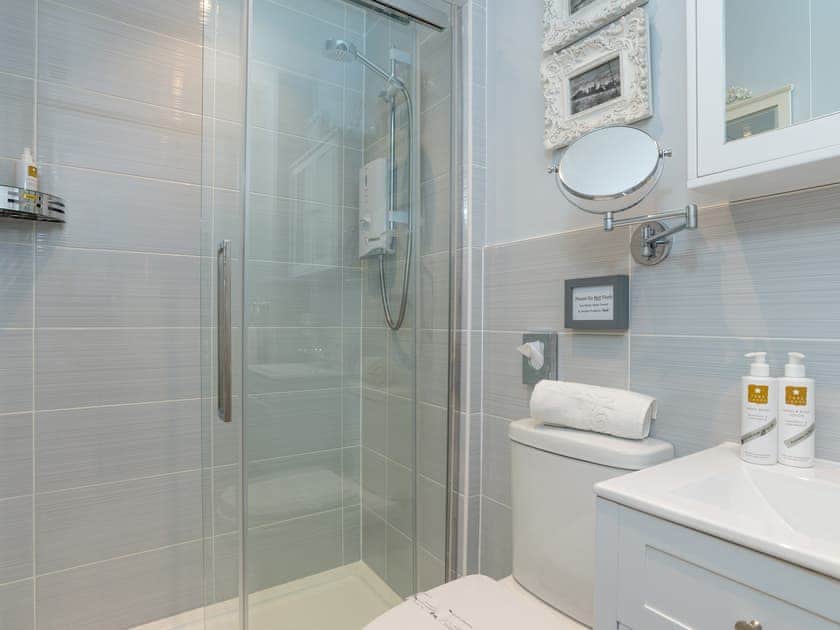 Shower room | Apartment 7, Barrington Road, Torquay 
