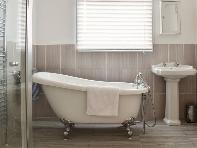 Bathroom | Compass Point, Brixham