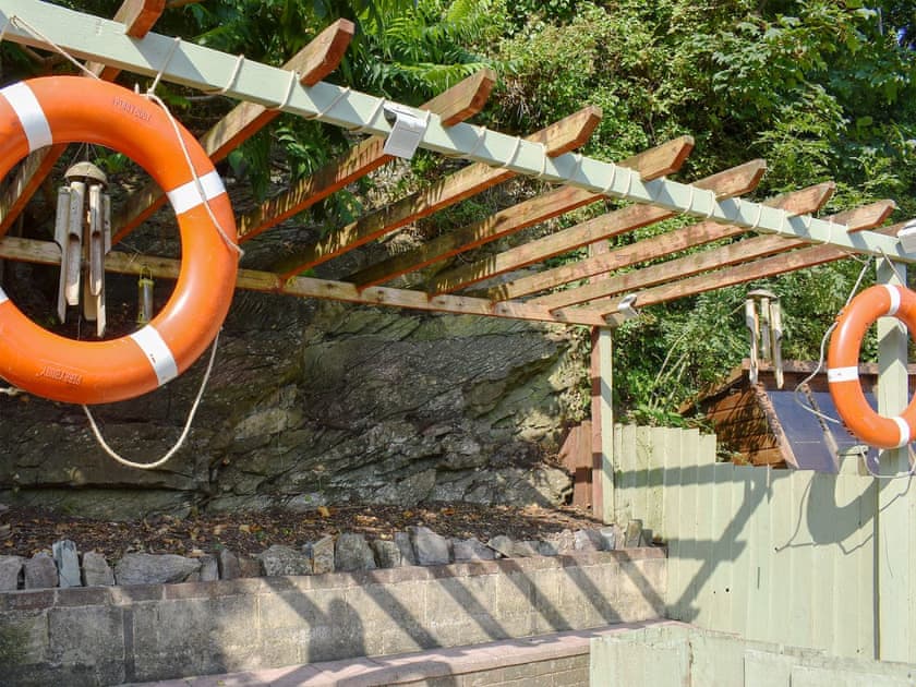Sitting-out-area | Compass Point, Brixham
