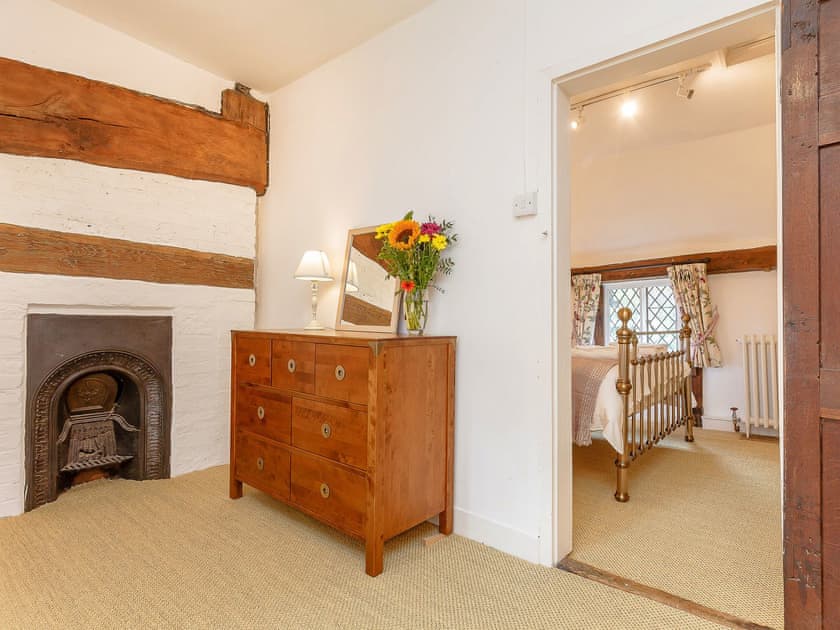 Double bedroom | Pollard Cottage, Lingfield