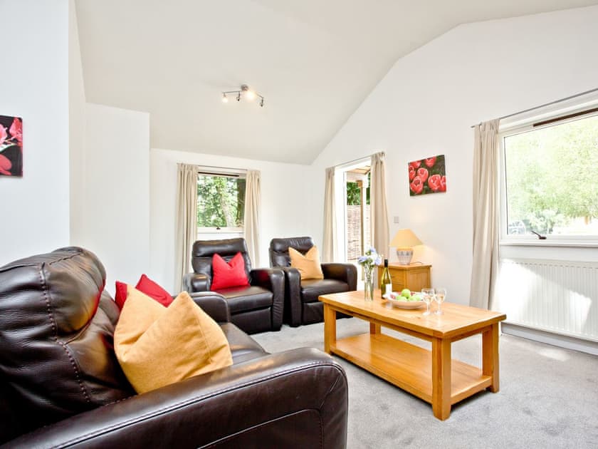 Welcoming living area | Hunters Lodge - Indio Lake, Bovey Tracey