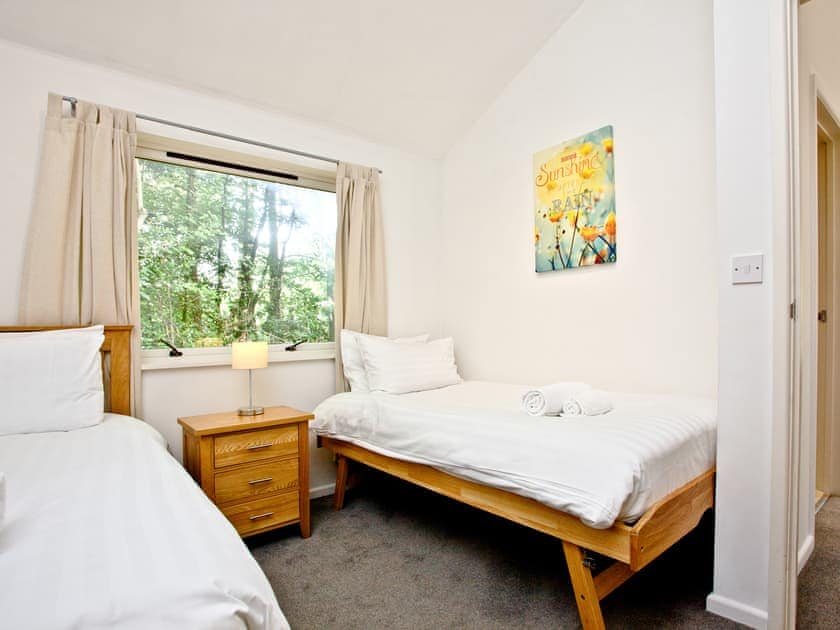 Delightful twin bedroom | Hunters Lodge - Indio Lake, Bovey Tracey